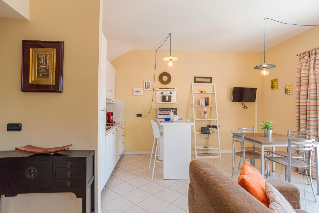 Lake Como Apartment With Balcony And Private Parking Ossuccio Εξωτερικό φωτογραφία