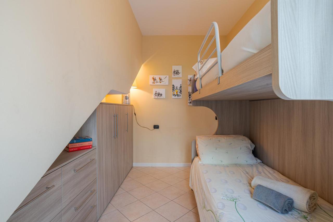 Lake Como Apartment With Balcony And Private Parking Ossuccio Εξωτερικό φωτογραφία